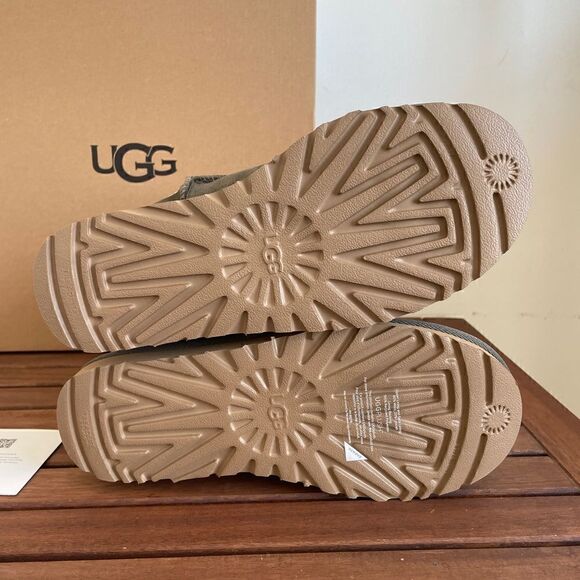 UGG Classic Short II UGG Graphic Boots SLA USA Women Size 7/UK 5/EU 38 - Picture 7 of 13